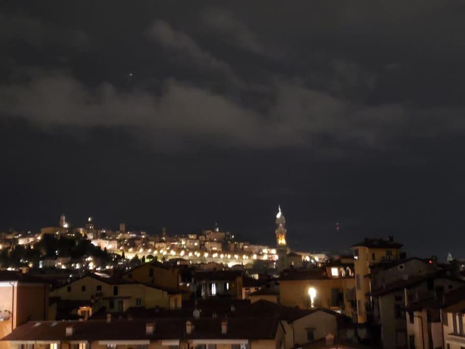 "La Me Ca" Intero Appartamento In Centro Con Vista Sui Colli Bergamo Exterior foto
